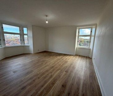 3 bedroom flat to rent - Photo 6