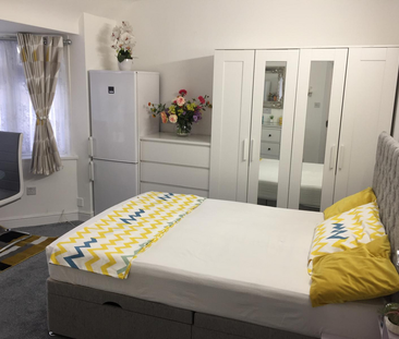 1 bedroom in a house share to rent - Photo 5