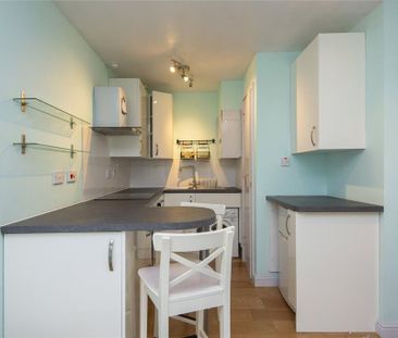 1 bedroom flat to rent - Photo 2