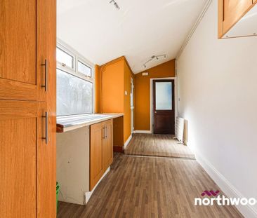 4 bedroom detached house to rent - Photo 4