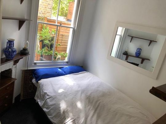 Double Bedroom in Luxury Flat - Clapham South (Mon - Fri) - Photo 1