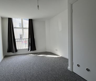 4 bed flat to rent in St Peters Road, Bournemouth, BH1 - Photo 5