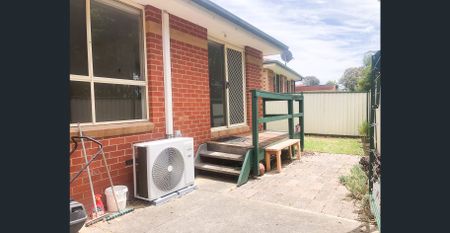 Light-filled Living - 3 Bedroom Townhouse - Photo 3