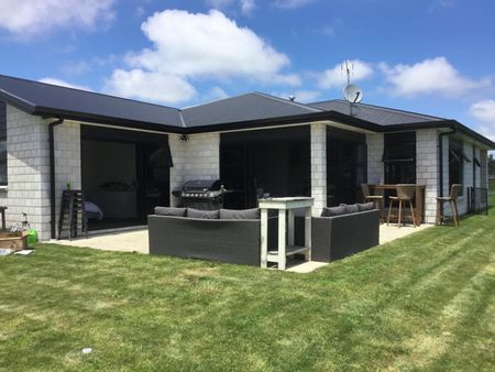 Modern family home - Photo 4