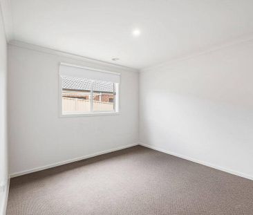 A Beautiful Family Home in a Popular Location! - Photo 5