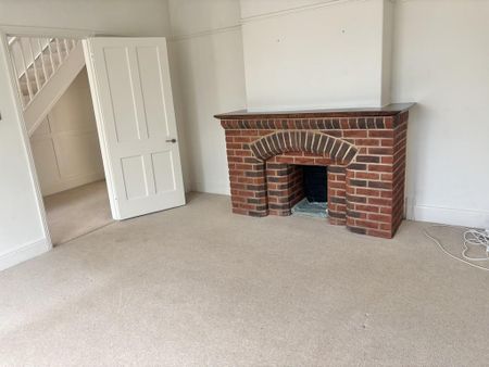 4 bedroom semi-detached house to rent - Photo 4