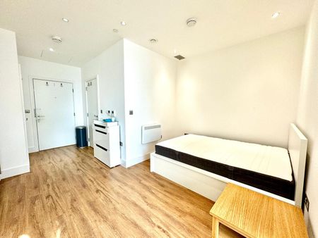 Westgate House, Hanger Lane, W5 - Photo 2
