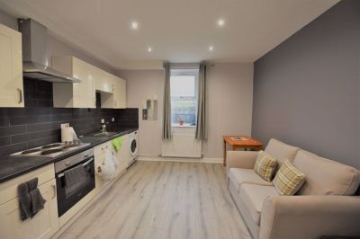 1 bedroom Apartment in Midland Road, Leeds - Photo 1