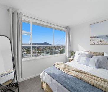 Bright Family Home in Claremont - Photo 5