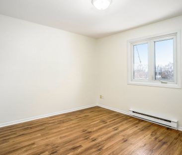 For Lease - 875 LAURIER Street Unit# 10, Clarence-Rockland, Ontario - Photo 1