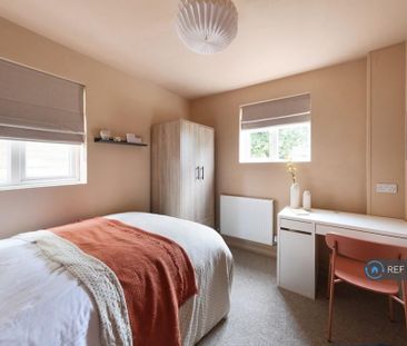 6 bedroom semi-detached house to rent - Photo 3