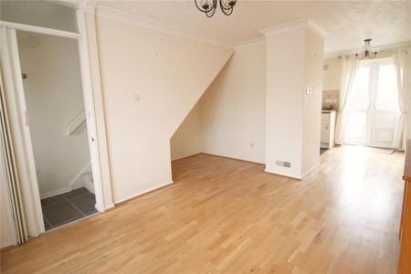 2 bedroom end of terrace house to rent - Photo 3