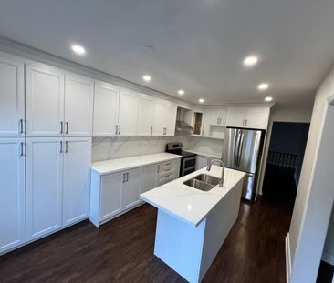 For Lease - 6045 Grossbeak Drive, Mississauga, Ontario - Photo 1