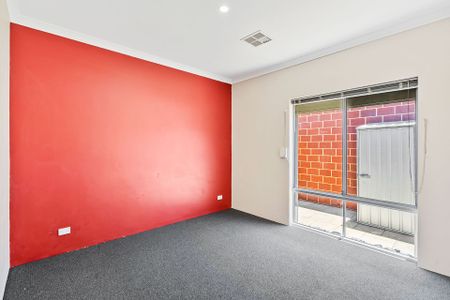 92 Thornbill Crescent, Coodanup. - Photo 5