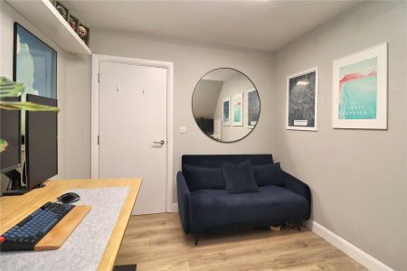 Oak House, Woking - 2 bedrooms Property for lettings - Seymours - Photo 3