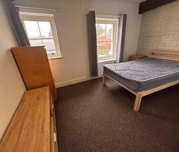 3 bedroom end of terrace house to rent - Photo 3