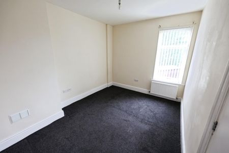 3 bedroom House To Let - Photo 4