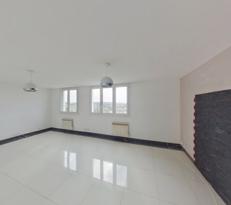 Location Appartement 3 pièces 71m² CHATELLERAULT 86100 - Photo 1