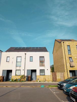 3 bedroom terraced house to rent - Photo 1