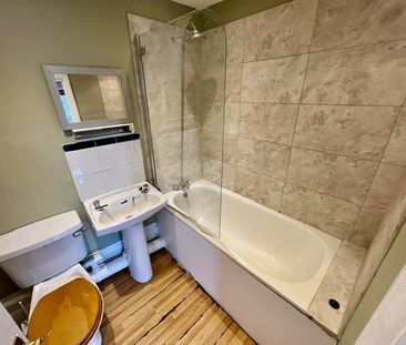 Studio Flat, Bedford Hill, SW12 - Photo 3