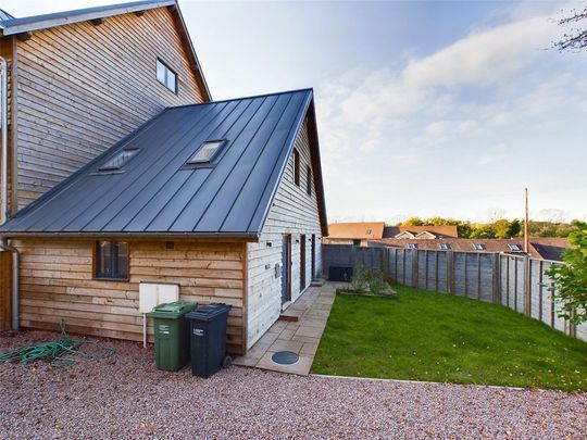 3 bedroom end of terrace house to rent - Photo 1