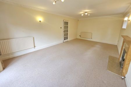 Midway, Walton-on-Thames, Surrey, KT12 - Photo 2