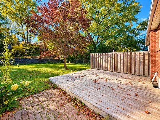 For Lease - 72 Monkswood Crescent Unit# Main Floor, Newmarket, Ontario - Photo 1