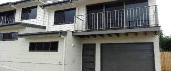 MODERN THREE BEDROOM FULLY AIR CONDITIONED TOWNHOUSE - Photo 1