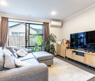 This is a two bedroom two storied townhouse with single internal ac... - Photo 3