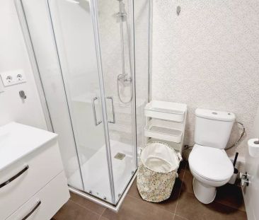 Room for rent in 8-bedroom apartment in Madrid - Foto 6