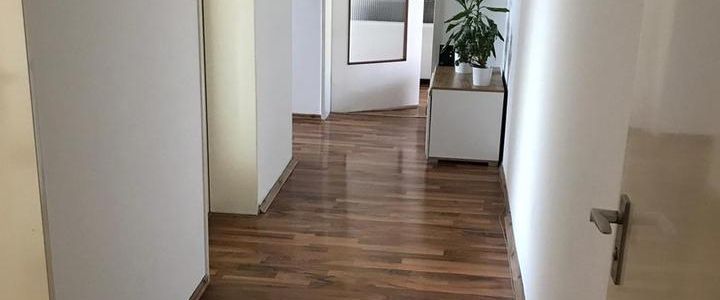 Zentral gelegene 3 Zimmer Wohnung mit Balkon - Foto 1