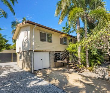 Spacious Family Living in the Heart of Condon - Photo 4