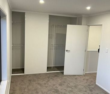 Chic 3BR Hobsonville Townhouse! - Photo 6