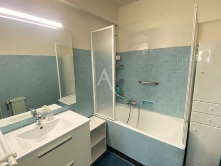 Location Appartement 2 pièces 53m² NICE 06000 - Photo 4