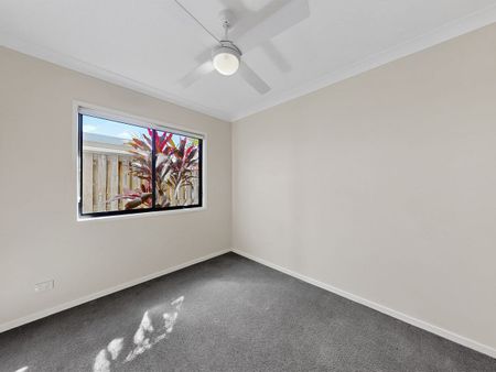 🏡 Spacious 4-Bedroom Townhouse in Palm Views Estate, Raceview - Photo 5