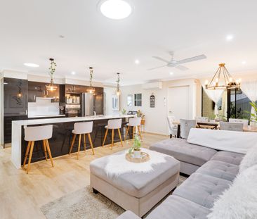 Modern Family Home with Pool - Pet Friendly - Photo 1