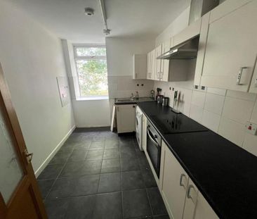 3 bedroom flat to rent - Photo 6