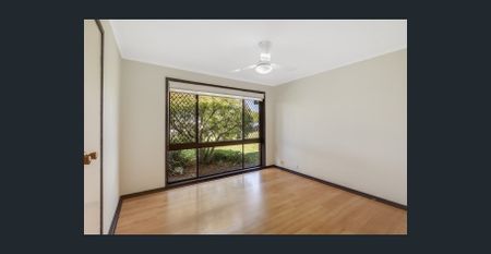 Easy Living in a Great Spot – Comfortable Home with Extra Space - Photo 3