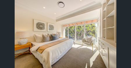 LIGHT, SPACE AND INTIMATE HARBOUR VIEWS - Photo 4