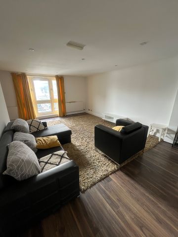 2 Bed Flat, Pepper Street, E14 - Photo 2