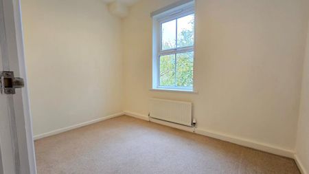 4 bedroom apartment to rent - Photo 4