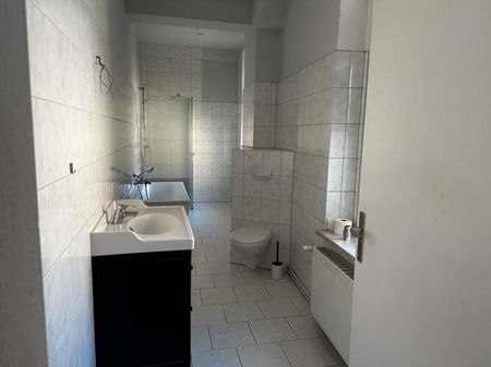 Großzügige Altbauwohnung im Herzen der Stadt - Photo 4