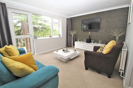 Westover Court, High Wycombe - Photo 5