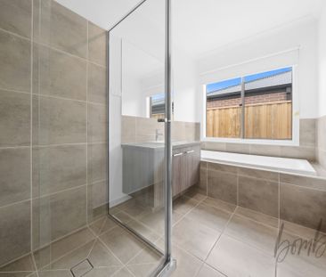 Beautiful 4-Bedroom Home in the Prestigious Olivine Estate, Donnybrook - Photo 3