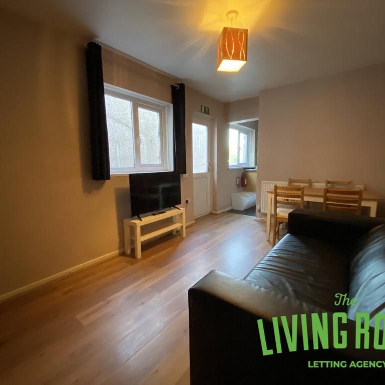 5 bedroom house to rent - Photo 1