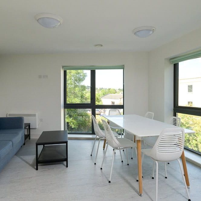 STUDENT ACCOMMODATION RENT INCLUDES UTILITIES AND WI-FI. An exciting and excellent modern development on the Lower Bristol Road in Bath consisting of 63 individual rooms comprising bedroom with en suite shower room. - Photo 1