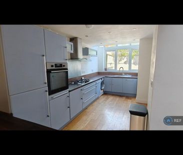 3 bedroom terraced house to rent - Photo 4