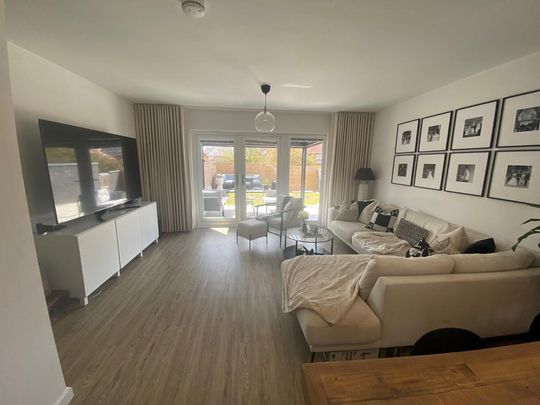 3 bedroom semi-detached house to rent - Photo 1