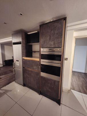 7 Bed Detached House, Goodmayes Lane, IG3 - Photo 1