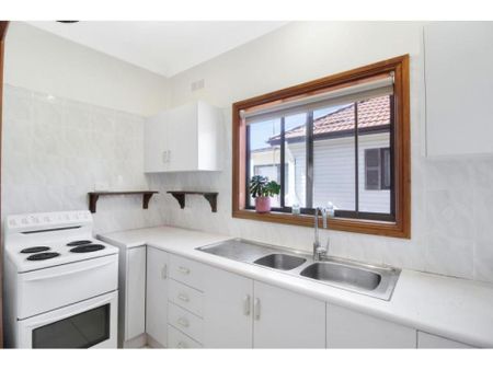 64 Tobruk Avenue, Port Kembla, NSW 2505 - Photo 4